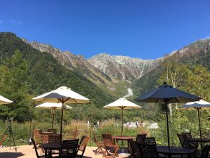 上高地ならでは絶景のテラス席