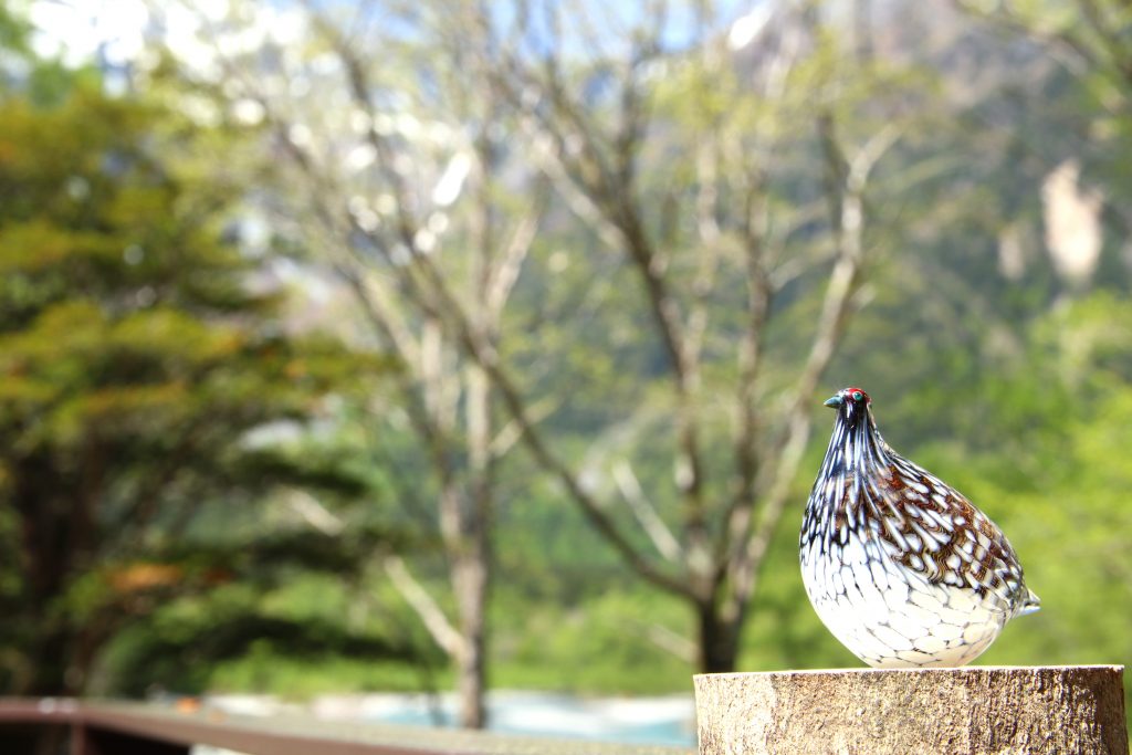 440..冬の雷鳥の親子、手作り作品１点物貴重品 白樺荘オリジナルの雷鳥｜ブログ｜お知らせ｜【公式】上高地ホテル白樺荘