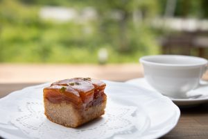 一押しスィーツ！希少なリンゴ「ピンクレディ」のタタンケーキ