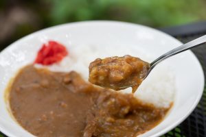 【カフェ小梨】河童橋たもとの人気特製カレー